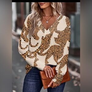 New animal print  V Neck Blouse size 3X and 4X 🐆🐆🐆CB 1